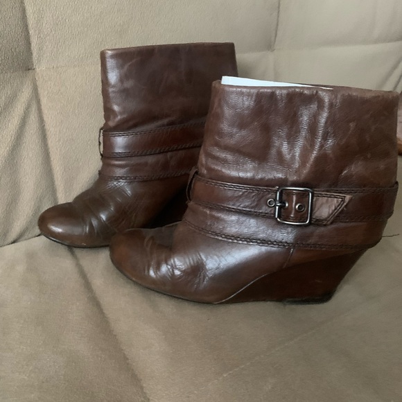 Kenneth Cole Ankle boots, size 7 - Picture 4 of 6
